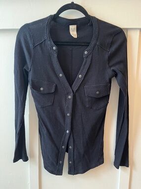 WE THE FREE - BLK KNIT TOP XS